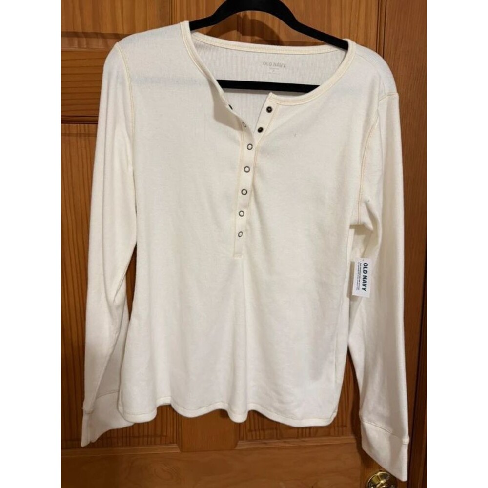 NWT Old Navy Snap Front Cream Ribbed Long Sleeve TShirt